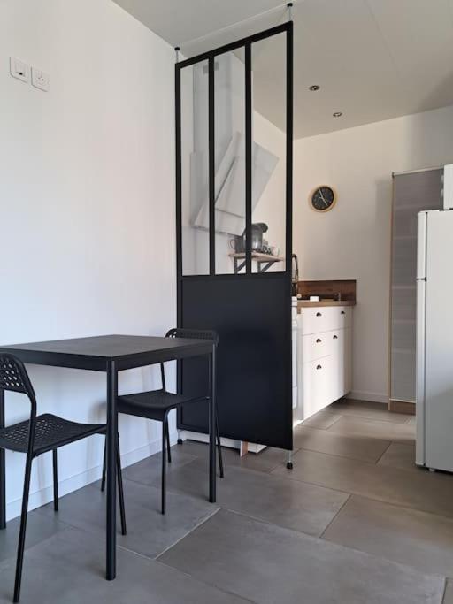 Studio Dans Maison Avec Jardin Et Balcon, Au Calme Serezin-du-Rhone Exterior foto